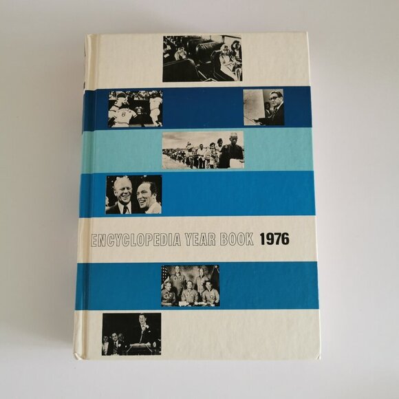 1976 Year Book Encyclopedia Vintage Birthday Gift Annual Recap Grolier Gen X - Picture 2 of 8